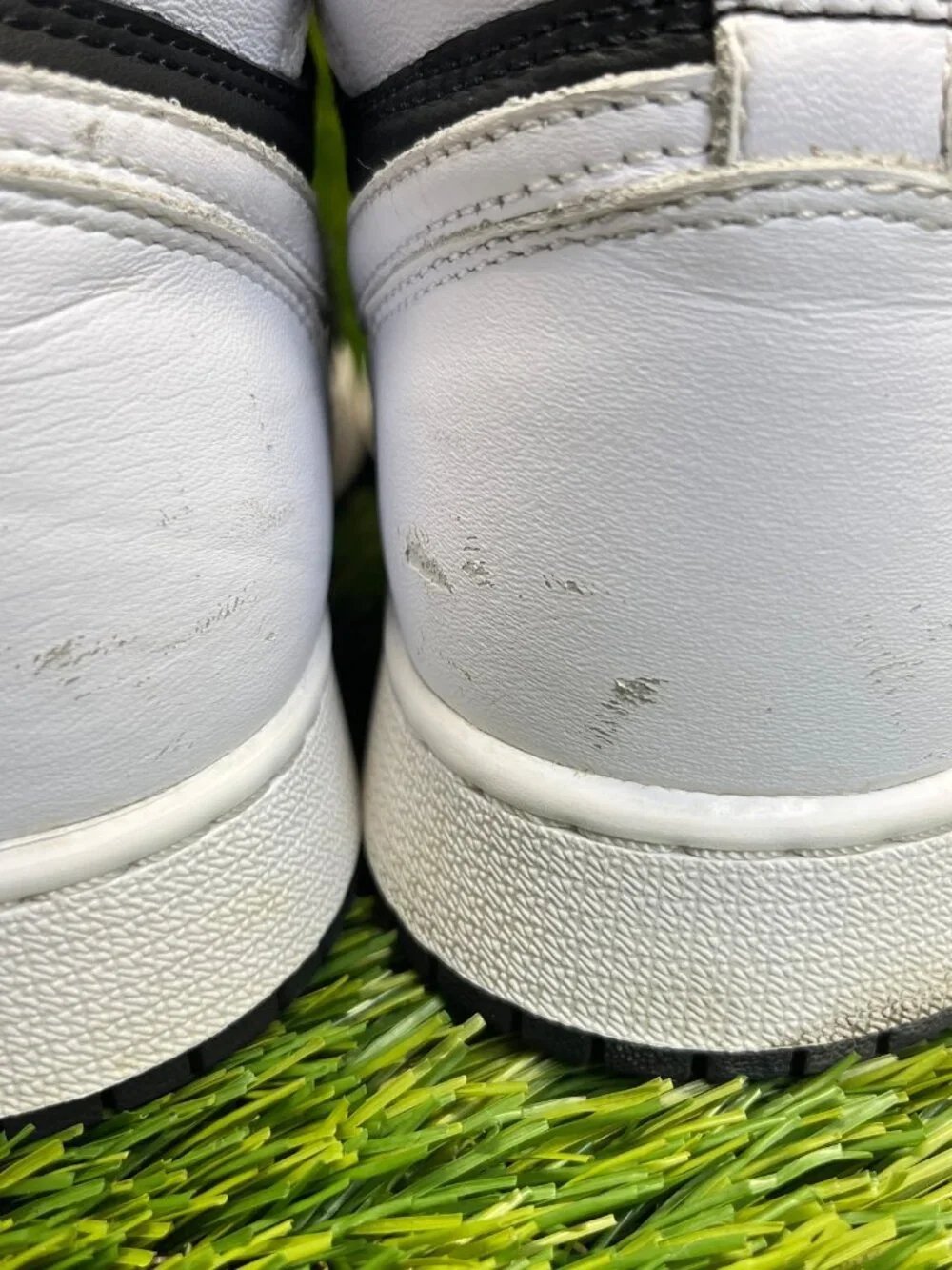 Nike Air Jordan 1 Retro High OG Boys Size 6.5Y White Basketball Shoes‎ Sneakers